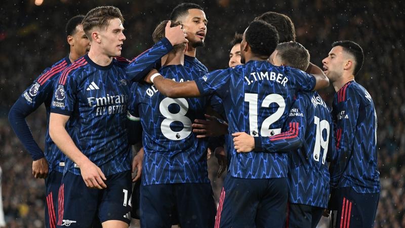 又伤了！巴萨官方：奥尔莫左肩脱臼，预计伤缺一个月